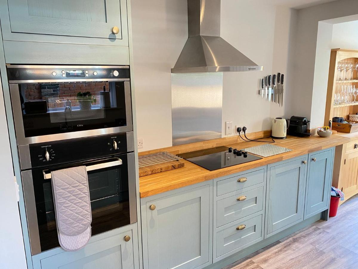 Luxurious Victorian Villa With Parking Sleeps Six Bury St. Edmunds Екстер'єр фото